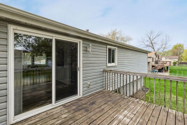 7516 Louisiana Avenue N, Brooklyn Park, MN 55428