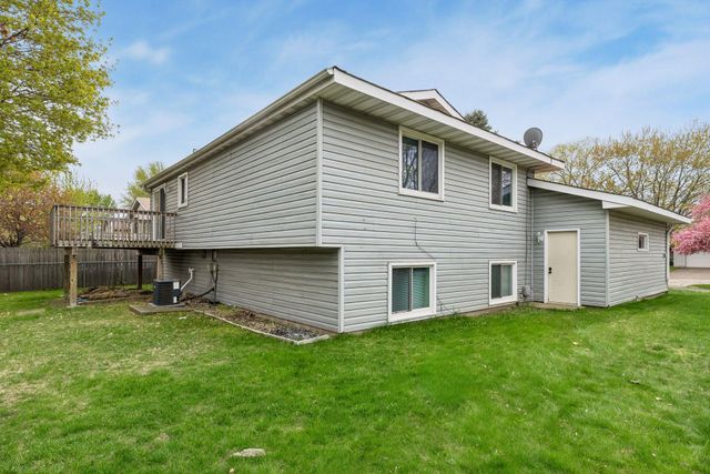 7516 Louisiana Avenue N, Brooklyn Park, MN 55428