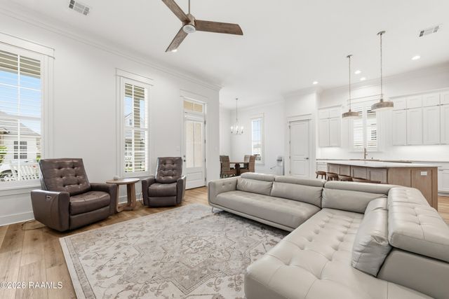 108 Hedgemoore Court, Youngsville, LA 70592
