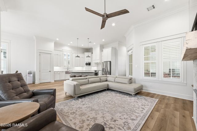 108 Hedgemoore Court, Youngsville, LA 70592