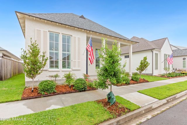 108 Hedgemoore Court, Youngsville, LA 70592