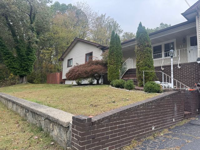 11 Linda Drive, Bridgeport, CT 06606