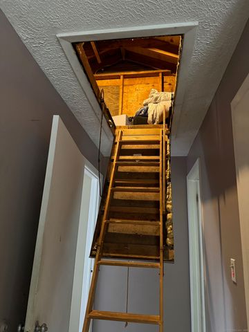 11 Linda Drive, Bridgeport, CT 06606