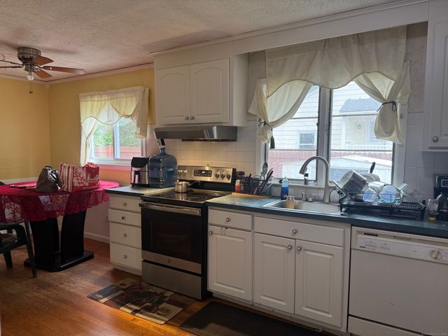 11 Linda Drive, Bridgeport, CT 06606