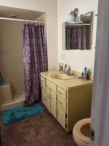 11 Linda Drive, Bridgeport, CT 06606