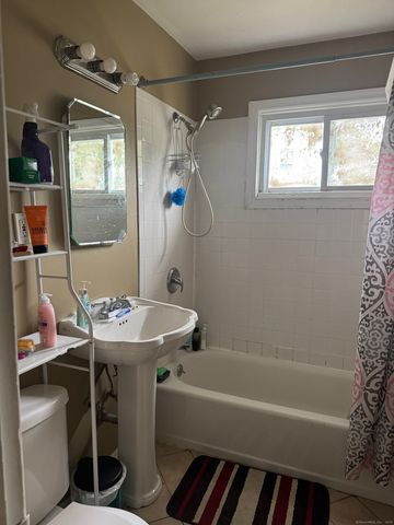 11 Linda Drive, Bridgeport, CT 06606