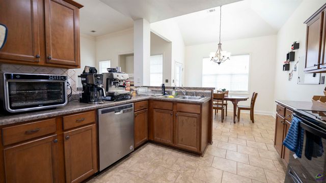 207 Broderick Circle, Warner Robins, GA 31088