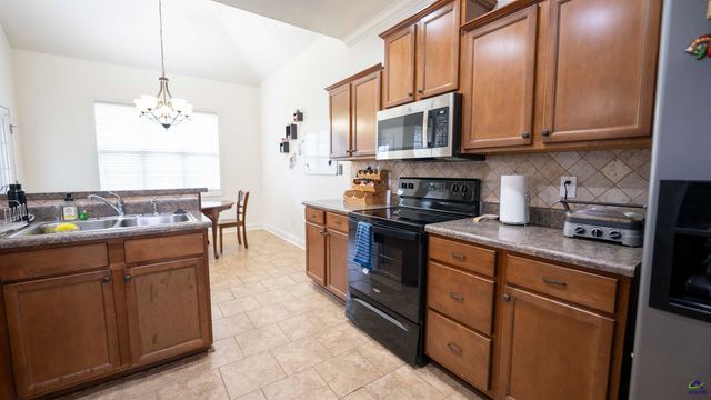 207 Broderick Circle, Warner Robins, GA 31088