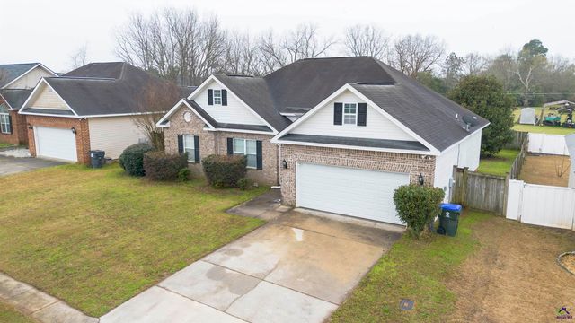 207 Broderick Circle, Warner Robins, GA 31088