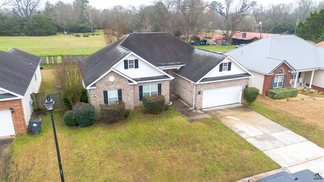 207 Broderick Circle, Warner Robins, GA 31088