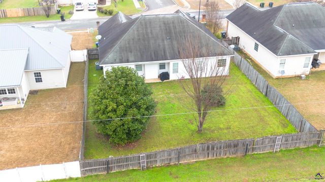 207 Broderick Circle, Warner Robins, GA 31088