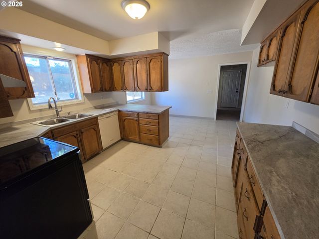 10016 Se 11TH St, Vancouver, WA 98664