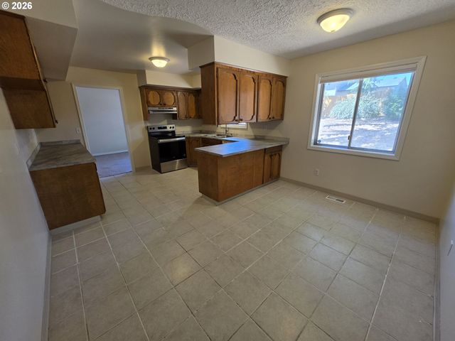 10016 Se 11TH St, Vancouver, WA 98664