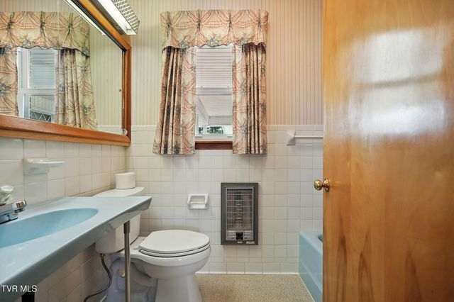 1201 Gray Station Road, Gray, TN 37615