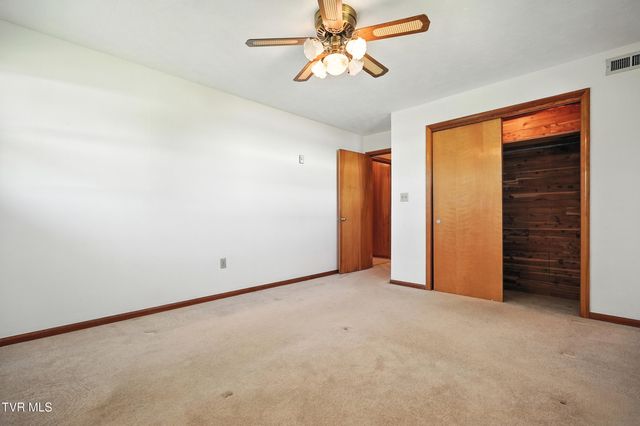 1201 Gray Station Road, Gray, TN 37615