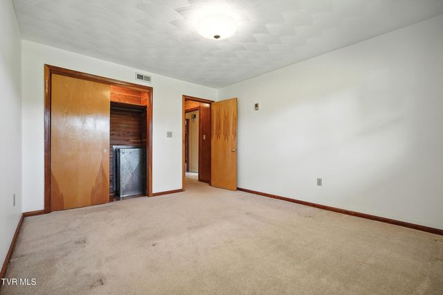 1201 Gray Station Road, Gray, TN 37615