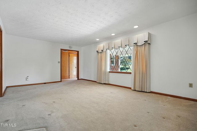 1201 Gray Station Road, Gray, TN 37615