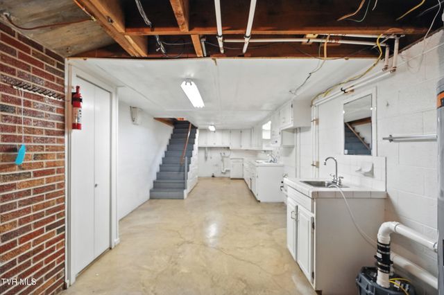 1201 Gray Station Road, Gray, TN 37615