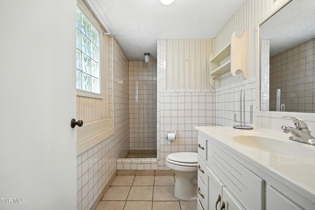 1201 Gray Station Road, Gray, TN 37615