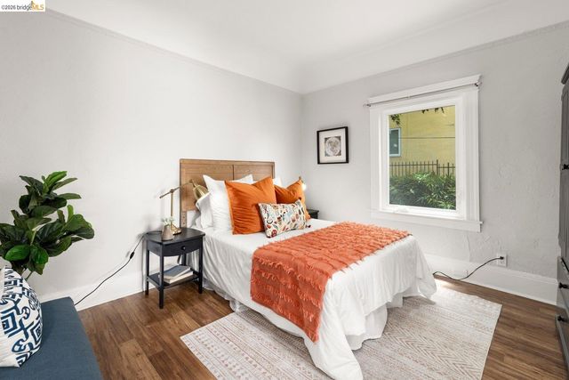 2633 Regent St, Berkeley, CA 94704