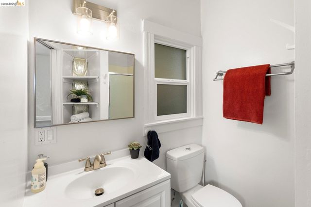 2633 Regent St, Berkeley, CA 94704