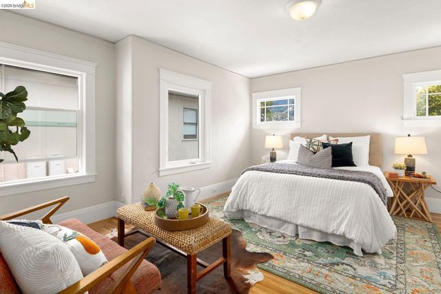 2633 Regent St, Berkeley, CA 94704
