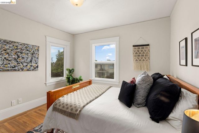 2633 Regent St, Berkeley, CA 94704