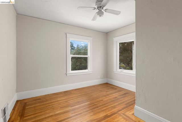 2633 Regent St, Berkeley, CA 94704