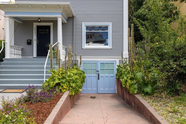 2633 Regent St, Berkeley, CA 94704