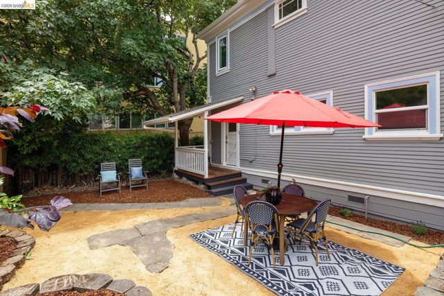 2633 Regent St, Berkeley, CA 94704