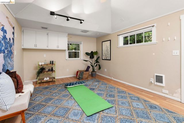 2633 Regent St, Berkeley, CA 94704