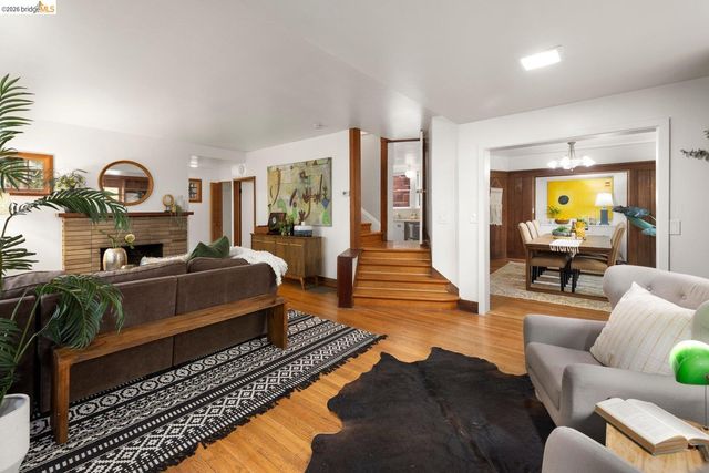 2633 Regent St, Berkeley, CA 94704