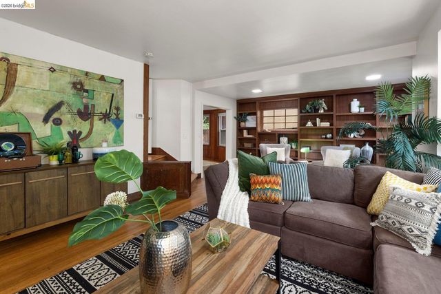 2633 Regent St, Berkeley, CA 94704