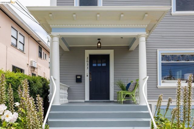 2633 Regent St, Berkeley, CA 94704