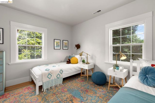 2633 Regent St, Berkeley, CA 94704