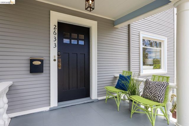 2633 Regent St, Berkeley, CA 94704