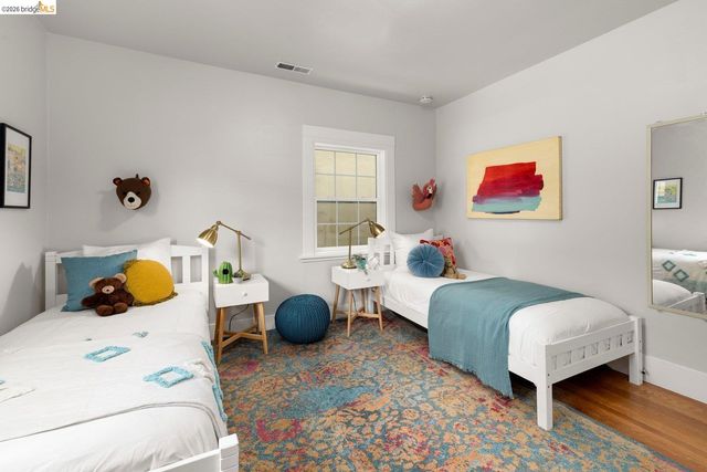 2633 Regent St, Berkeley, CA 94704