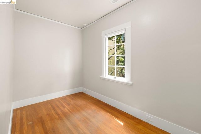 2633 Regent St, Berkeley, CA 94704