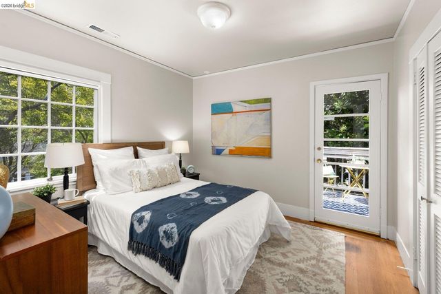 2633 Regent St, Berkeley, CA 94704