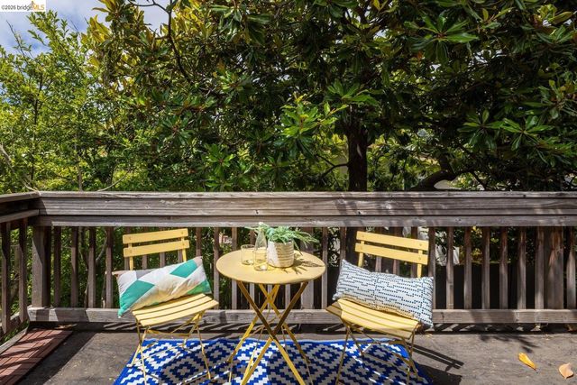 2633 Regent St, Berkeley, CA 94704