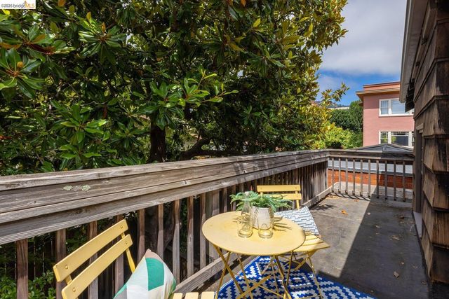2633 Regent St, Berkeley, CA 94704