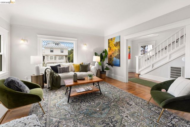 2633 Regent St, Berkeley, CA 94704