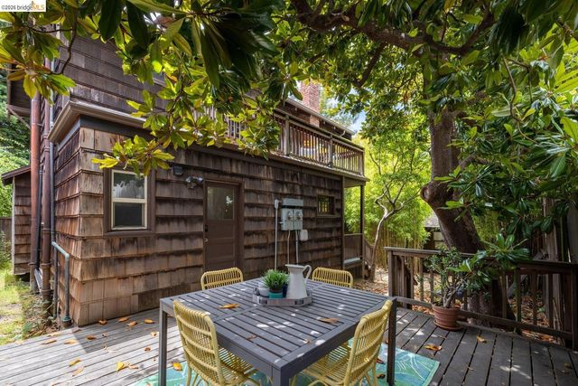 2633 Regent St, Berkeley, CA 94704