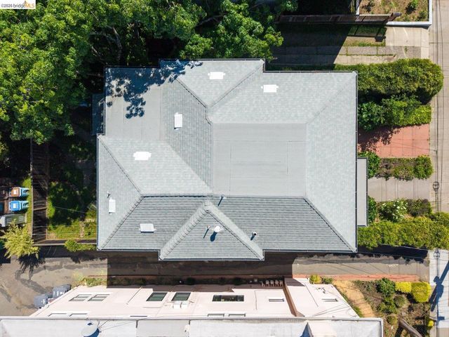 2633 Regent St, Berkeley, CA 94704