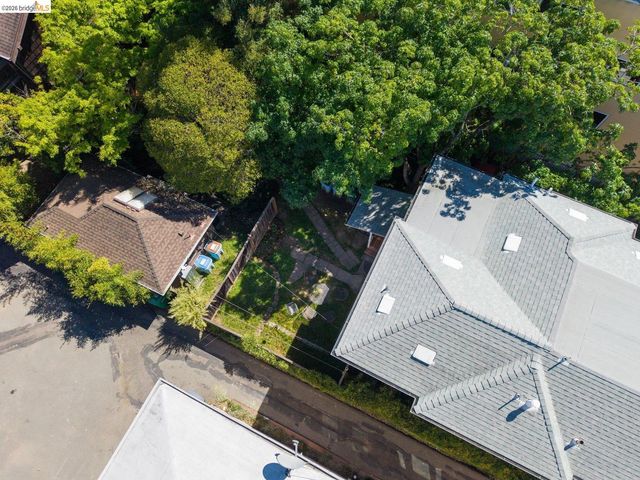 2633 Regent St, Berkeley, CA 94704