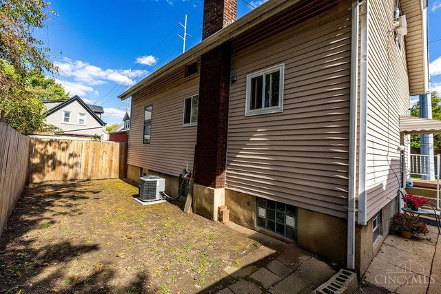 5703 Cedar Street, Elmwood Place, OH 45216