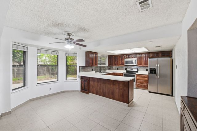 3021 Mossy Oak Lane, Bedford, TX 76021