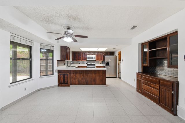 3021 Mossy Oak Lane, Bedford, TX 76021