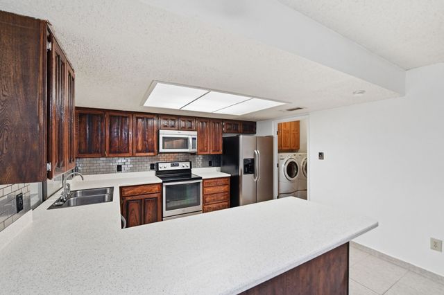 3021 Mossy Oak Lane, Bedford, TX 76021