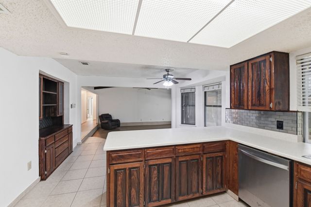 3021 Mossy Oak Lane, Bedford, TX 76021